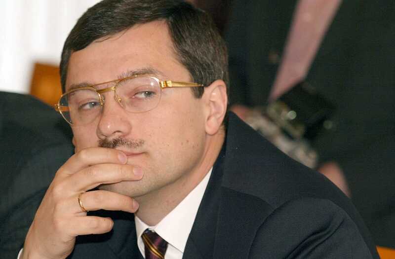 Schemes of fugitive fraudster Anatoly Motylev: how 60 billion rubles in pension savings and tens of billions from banks were withdrawn through 300 offshore companies on nominees, leaving a £741 million hole